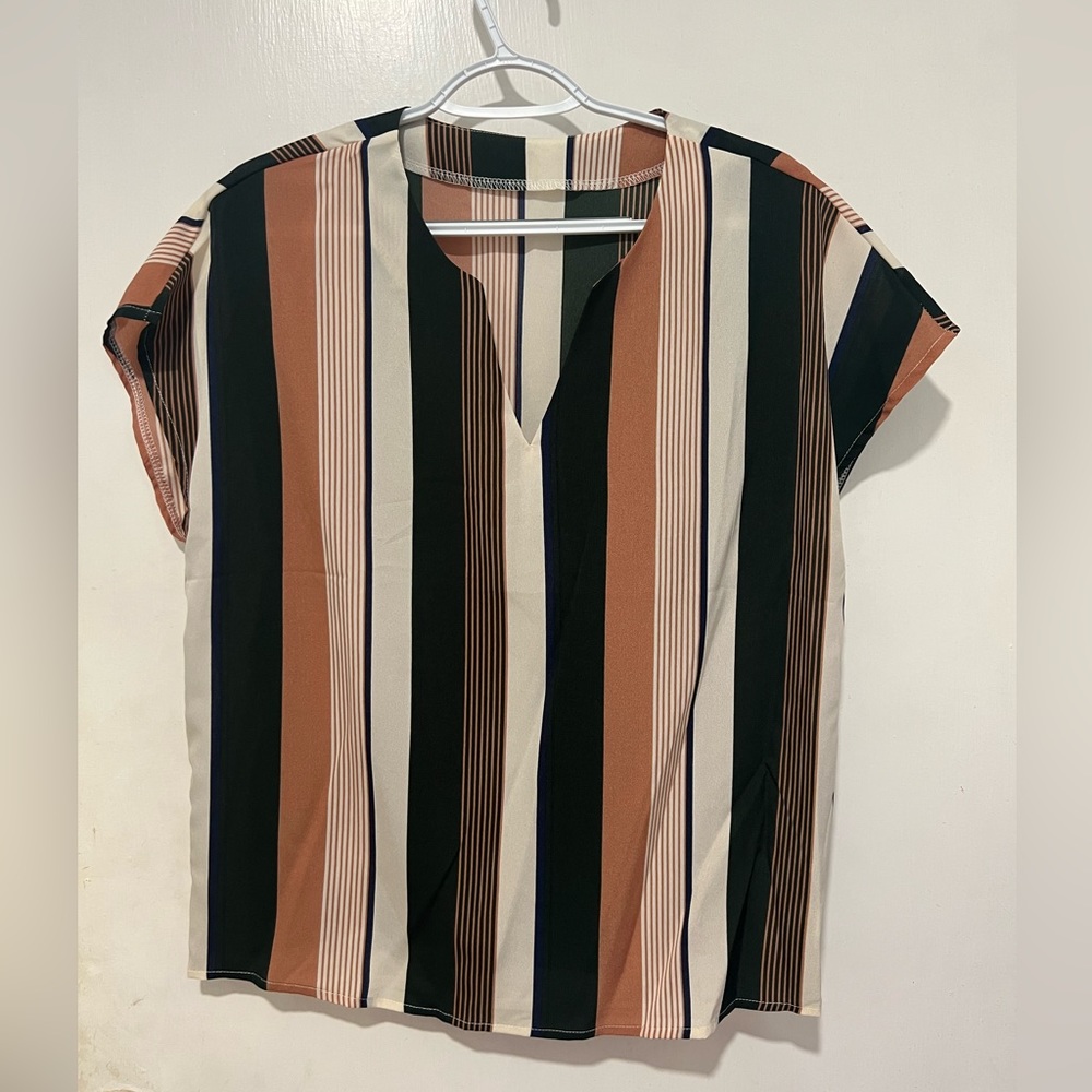 Women’s blouse. Size Medium